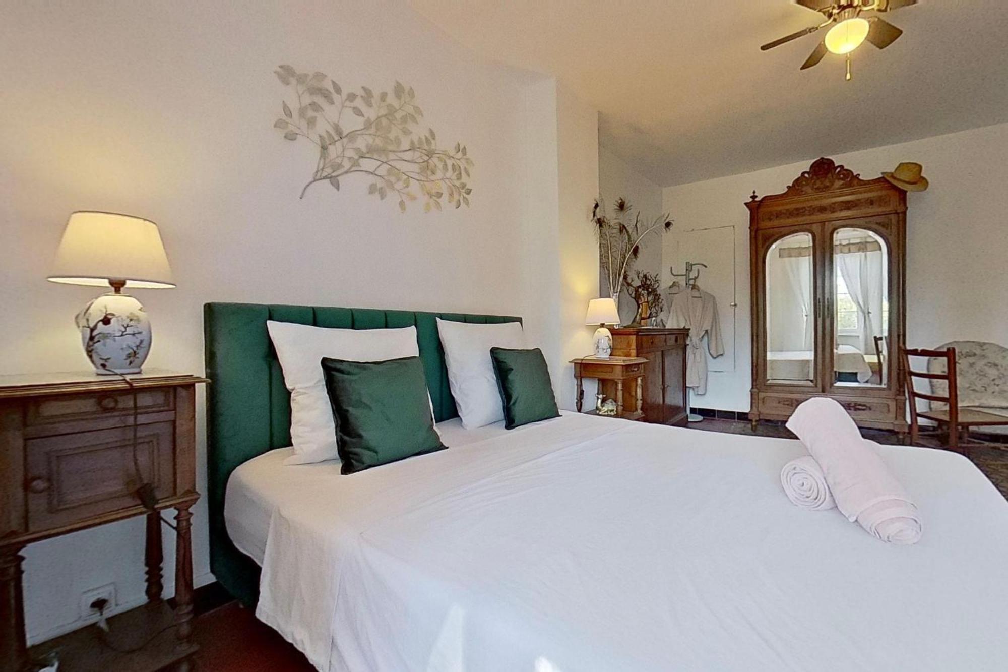 Les 2 Droles D'Oiseaux Bed & Breakfast Luc-sur-Orbieu Eksteriør bilde
