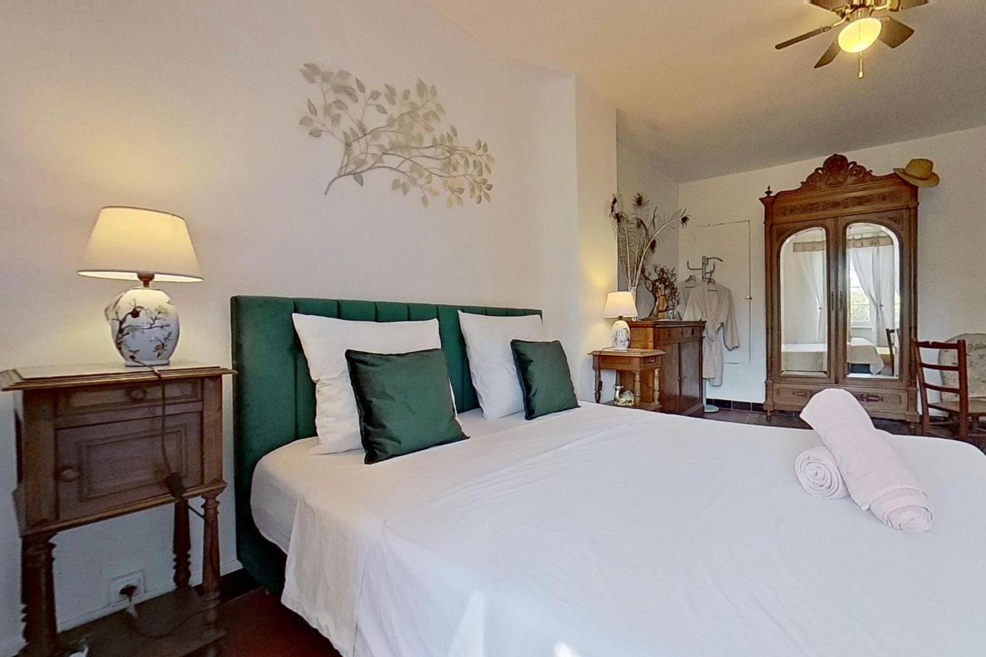 Les 2 Droles D'Oiseaux Bed & Breakfast Luc-sur-Orbieu Eksteriør bilde